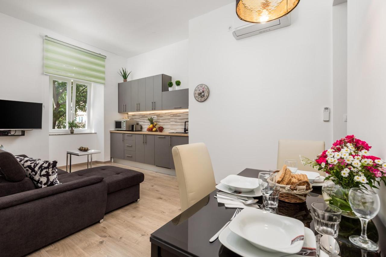 Quiet Center Apartament *